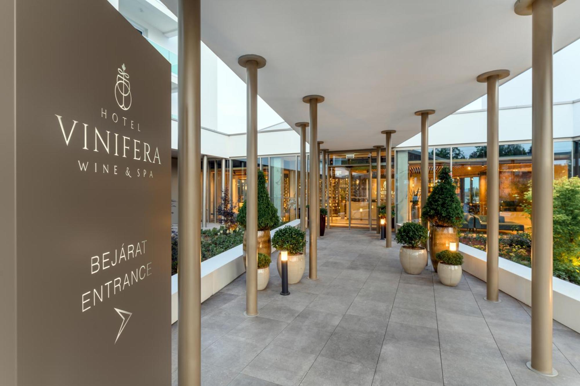 Hotel Vinifera Wine & Spa 5 Stars Superior Balatonfured Bagian luar foto